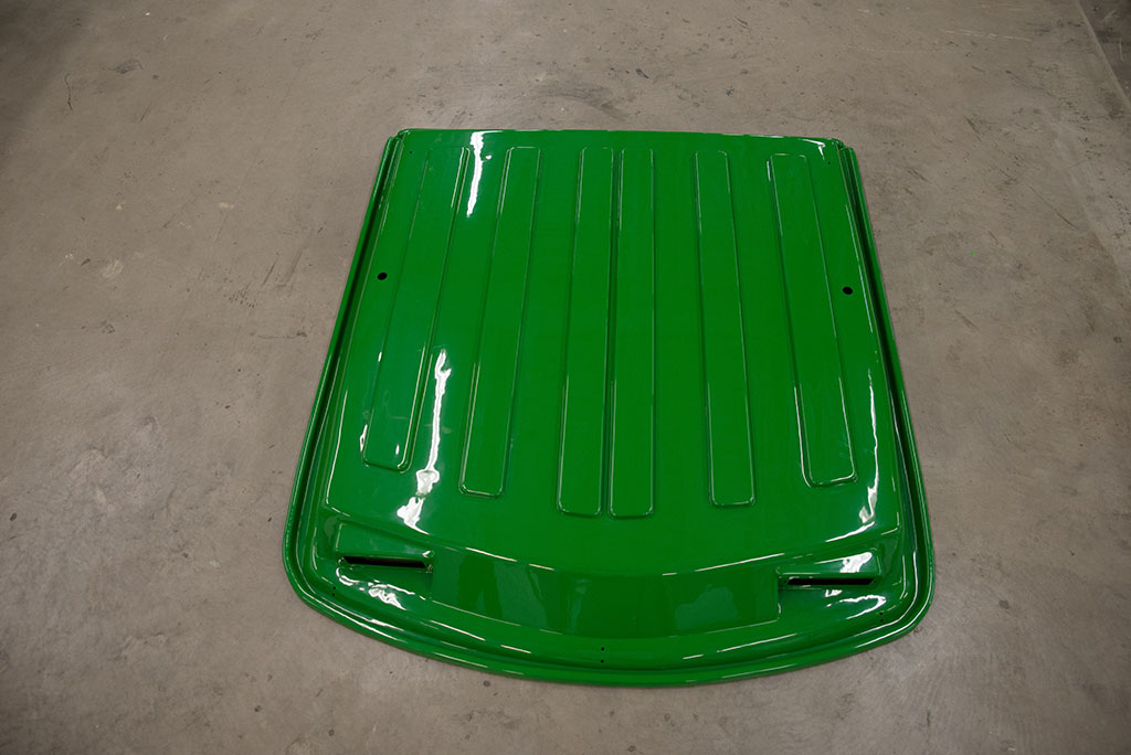 Aftermarket cab roof with ABS plastic.